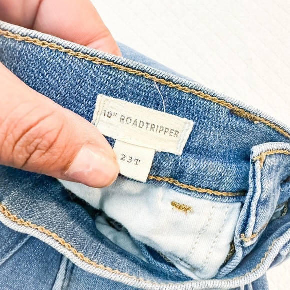 Madewell 10" Roadtripper Medium Wash Button Fly Denim Jeans SIze 23T - Picture 7 of 8